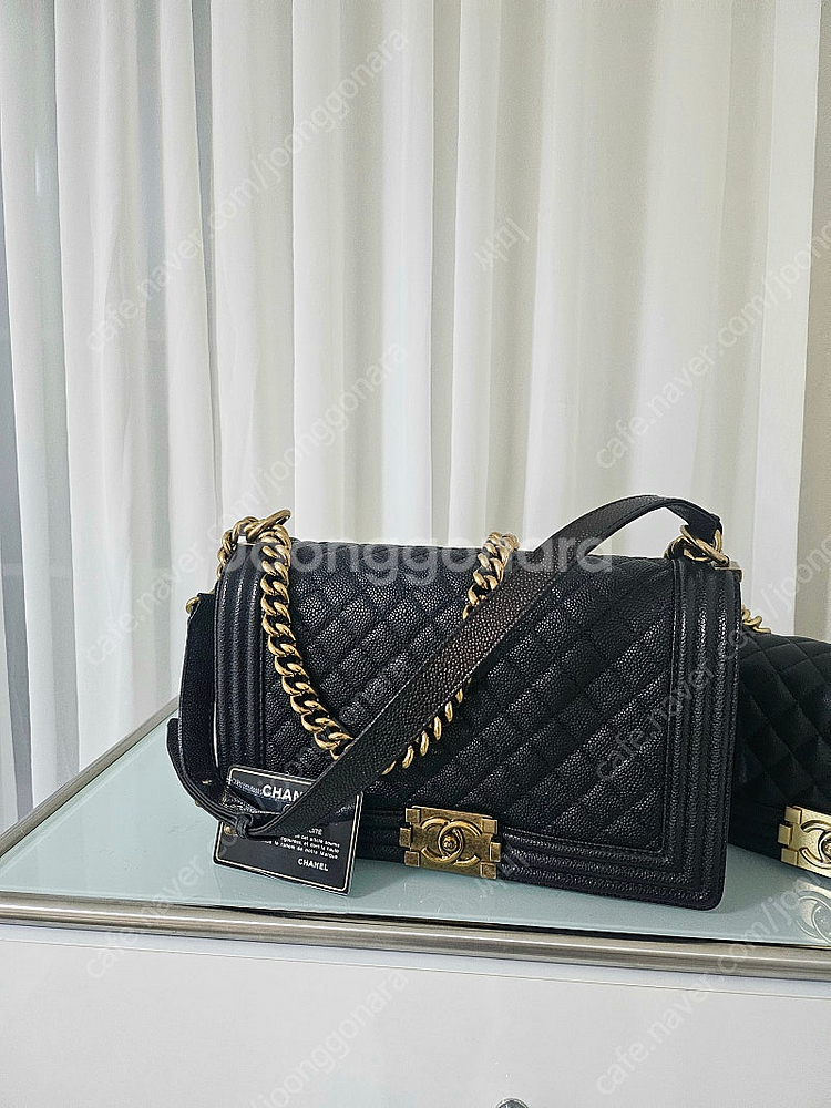 샤넬 보이백 빈티지 미듐 팝니다--1